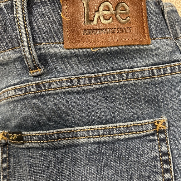 Lee Extreme Motion Jeans - Picture 1 of 6